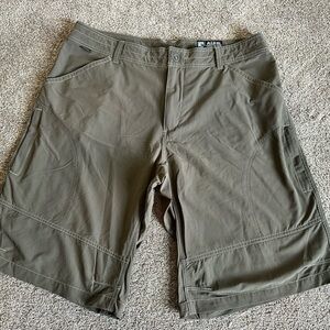 KUHL Renegade Shorts Performance Stretch Hiking Outdoor Men’s Size 40 Green